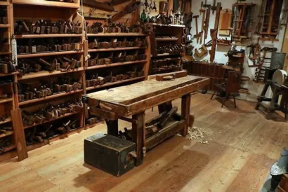 Acquérir la collection d'outils en bois à L'Argentière-La Bessée