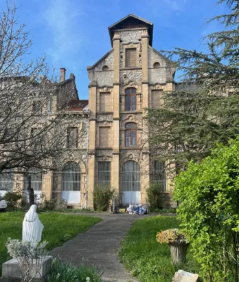 Créer un lieu d’accueil pour les personnes victimes de violences intrafamiliales à Saint-Martin-d’Hères
