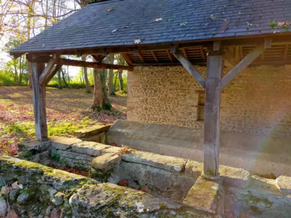 Réhabiliter le lavoir en un lieu de vie communale à Lay-Lamidou