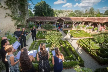 Rénovation de l'église et des maisons à Thiré