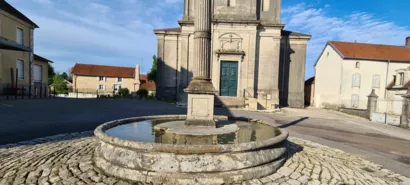 Réparer la fontaine centrale du village à Dampierre-sur-Linotte