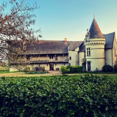Restaurer la couverture de la tour XIXème du Château de la Roche Marteau à Roiffé