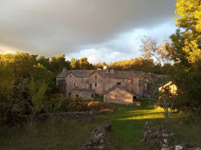 Restaurer la ferme-hameau de La Roujarie à Saint-André-de-Vézines