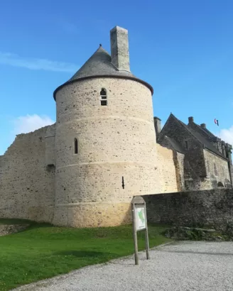 Restaurer la tour des prisons du château médiéval de Saint-Sauveur-le-Vicomte