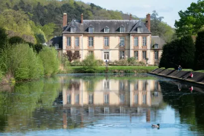Restaurer le château et son colombier à Plaisir