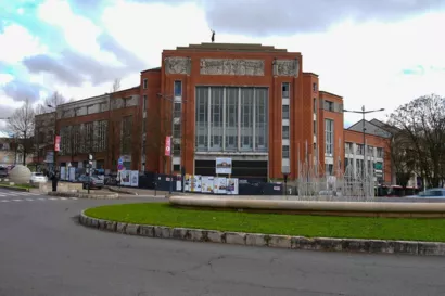Restaurer le hall d'accueil de la Maison de la Culture à Bourges