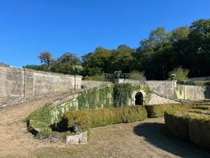 Restaurer les jardins à la française du Château de Donjeux
